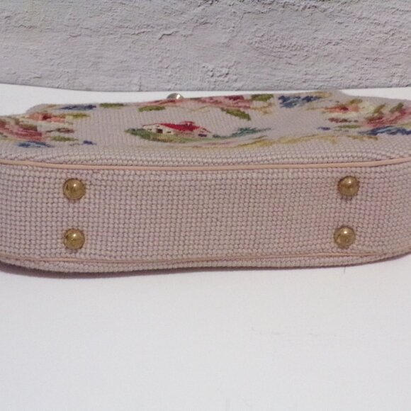 Tapestry NeedlePoint Purse Handbag with Chain Handle Gold Lining Grandmas Purse! - Picture 3 of 4